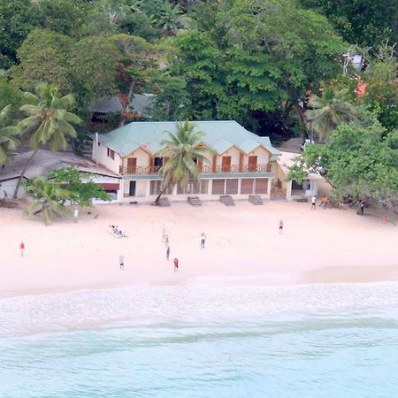 Clef Des Iles Hotel Beau Vallon  Exterior photo